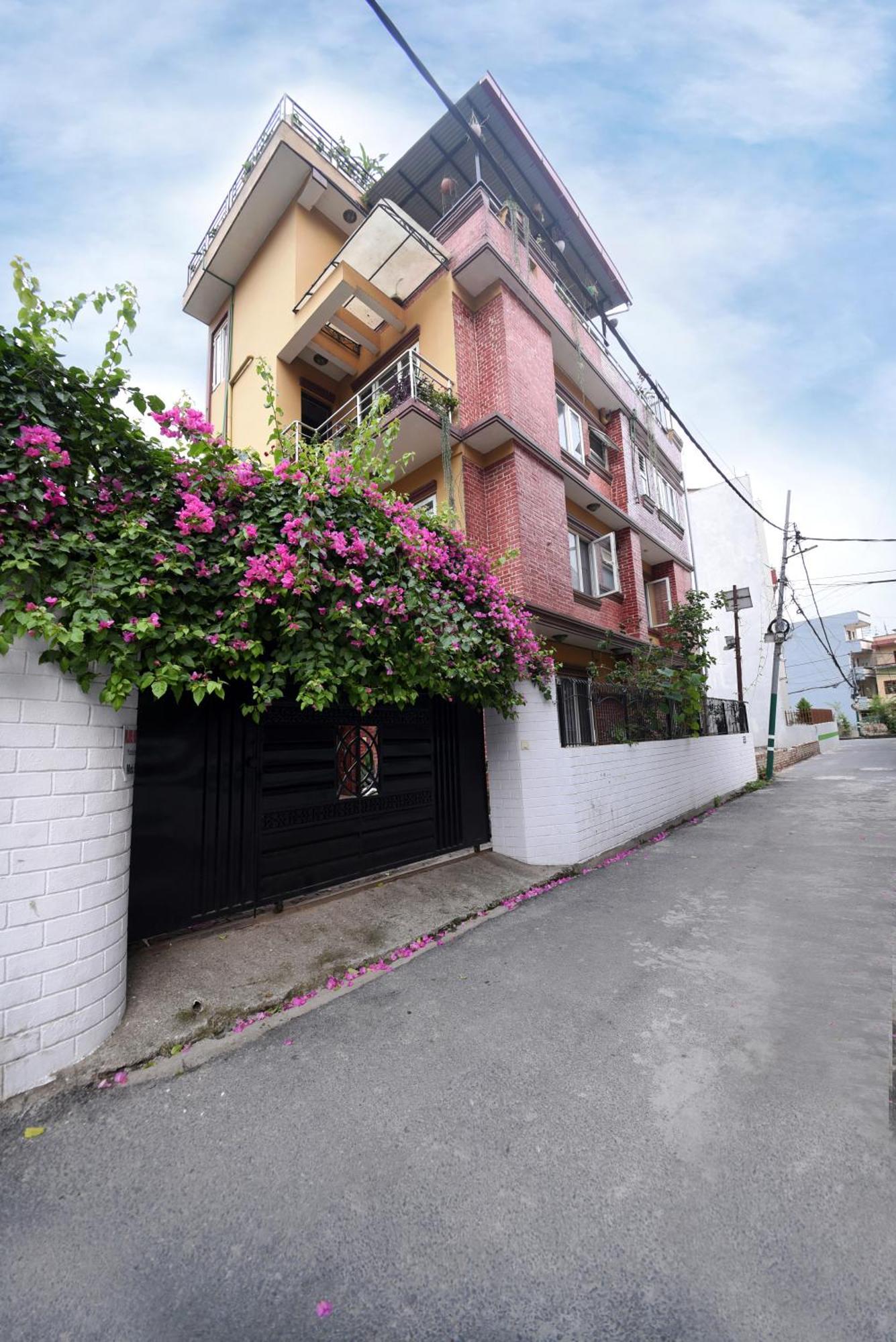 Mums Homestay & Studio Apartments Kathmandu Buitenkant foto