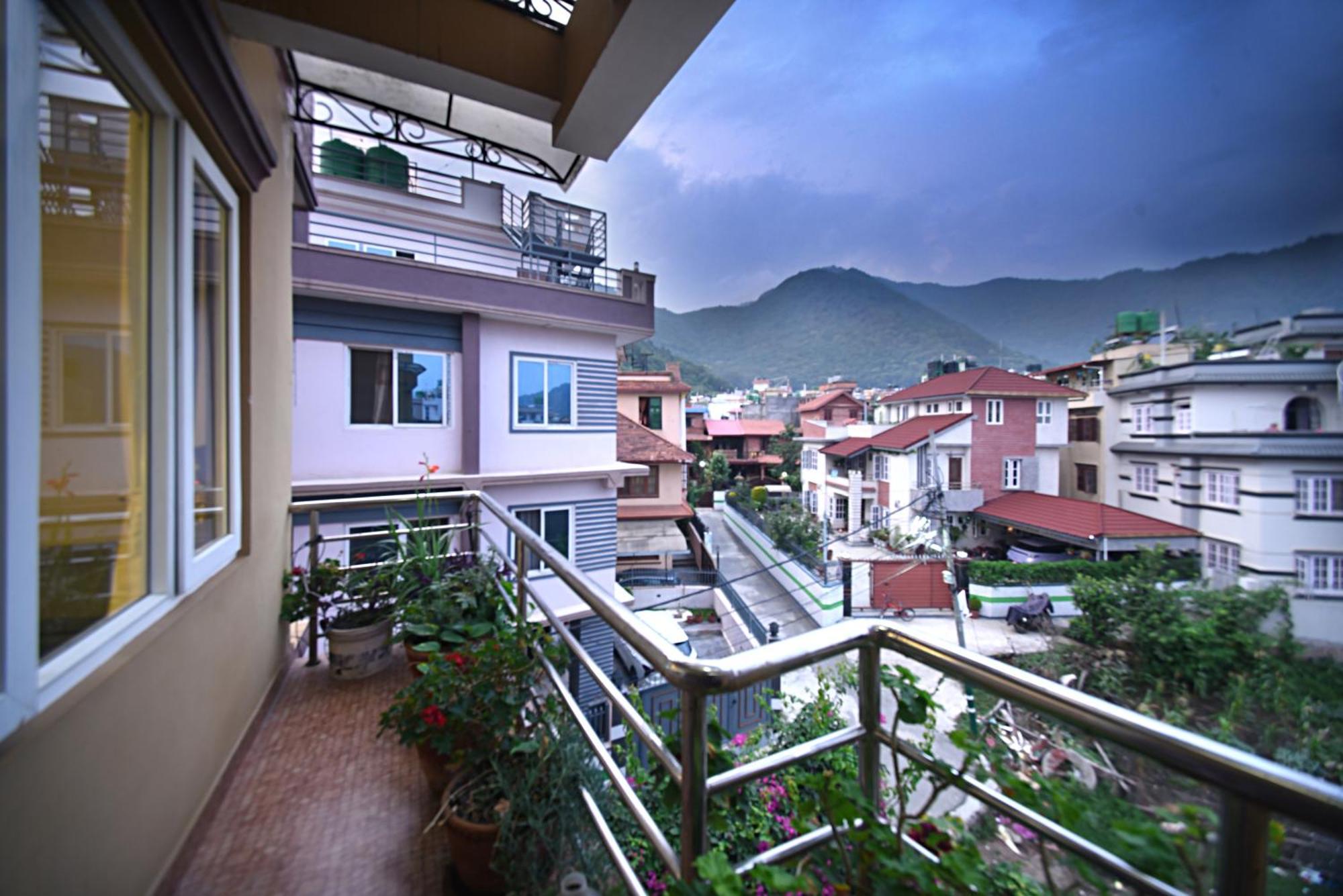 Mums Homestay & Studio Apartments Kathmandu Buitenkant foto