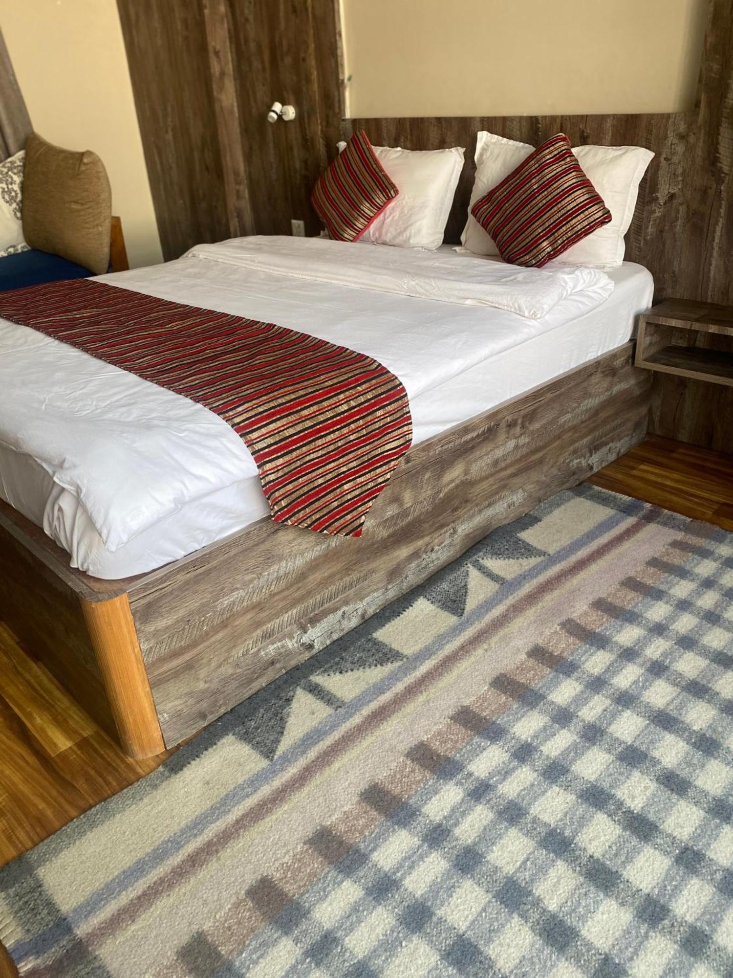 Mums Homestay & Studio Apartments Kathmandu Buitenkant foto